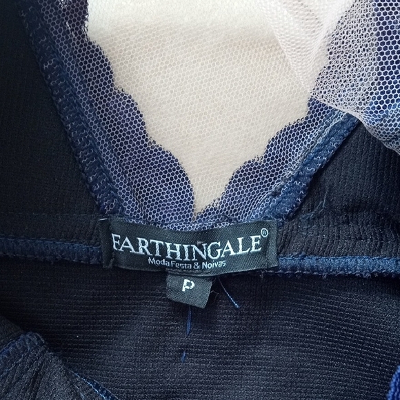 Elegant Navy Blue Lace Evening Gown - Picture 4 of 15